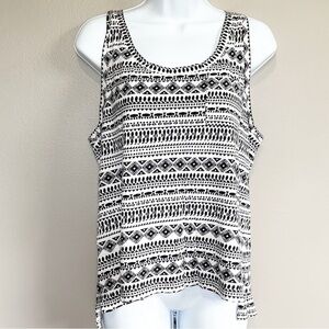 Old Navy Boyfriend Sleeveless Tank Top With Black and White Design Medium